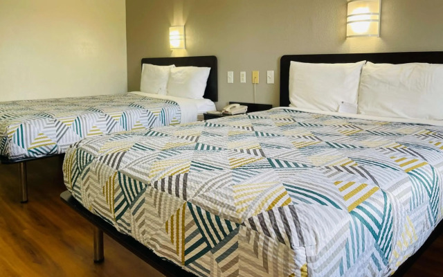 Motel 6 Duncanville, TX - Dallas