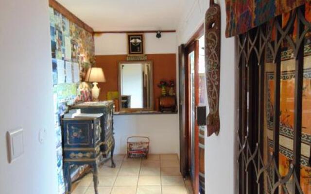 Airport Beach Backpackers