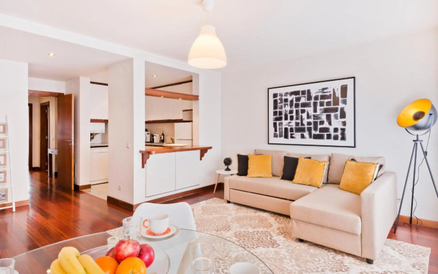 BmyGuest - Central Garage Apartment