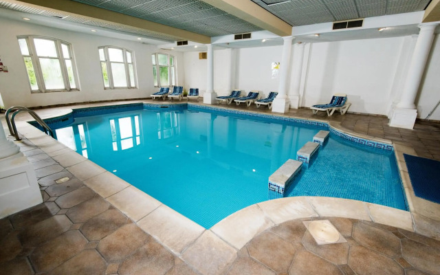 Abbey Lawn Hotel