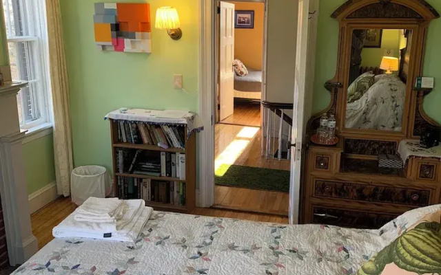 Higganum House B&B