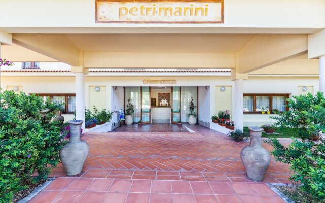 Petri Marini Hotel & Resort