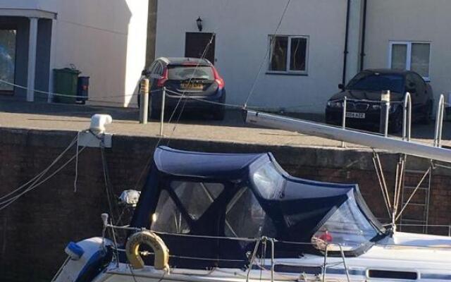 Stunning House in Felinheli Marina