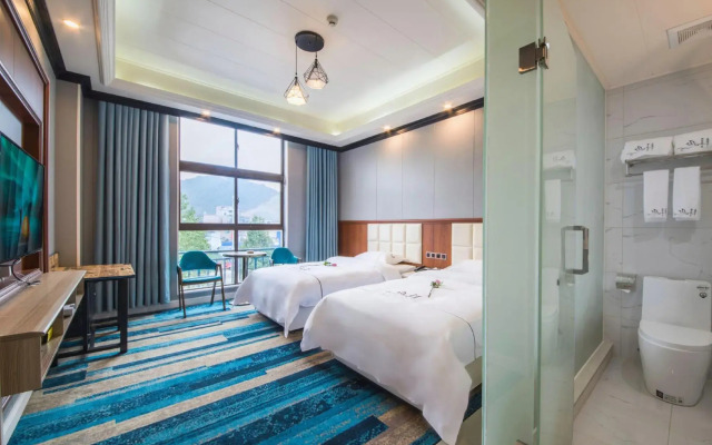 Qianshi Jinsheng Hotel