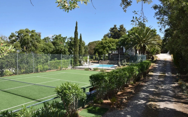 Belvilla by OYO Villa Alexa