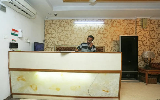 Grest Hotel by OYO Rooms