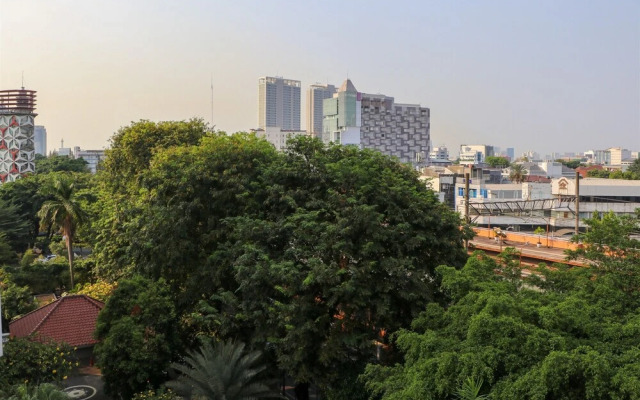Fully Furnished And Homey 3Br Menteng Executive Apartment