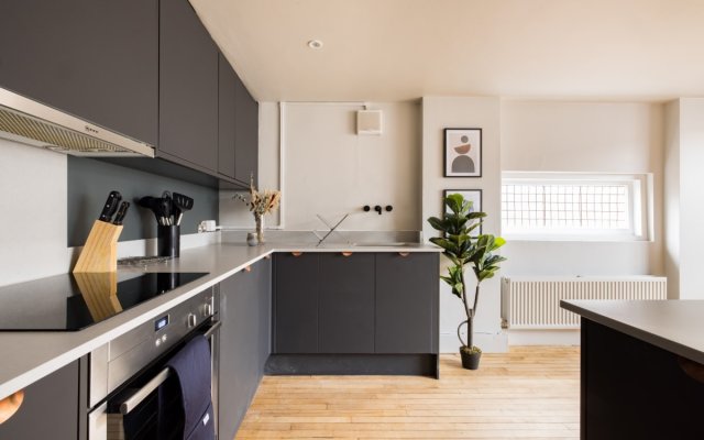 The West End Lane Wonder -Stunning & Bright 4BDR with Rooftop Terrace
