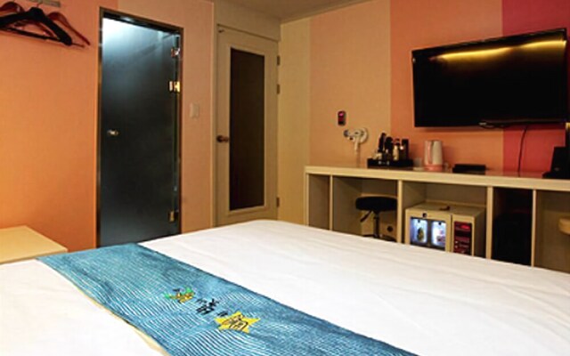 Starry Night Hotel