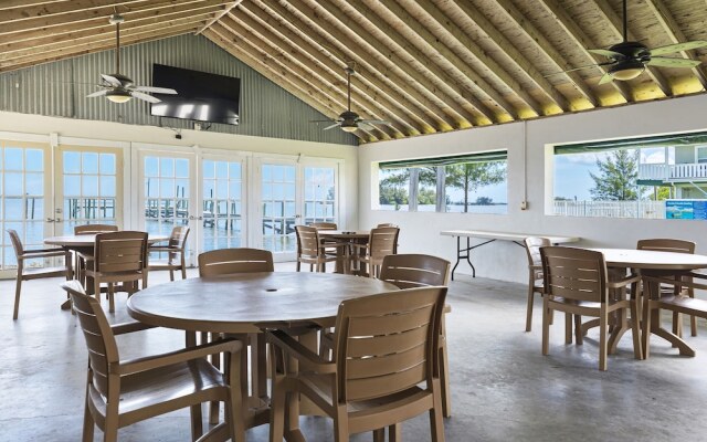 The Sportsman's Lodge & Marina