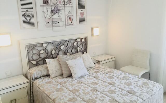 Playamar - Exclusive Beach Apartment With Pool, Tennis and Wifi