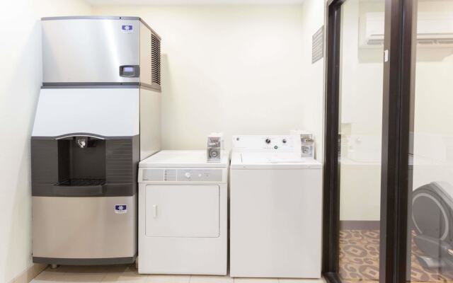 Super 8 Decatur/Dntn/Atlanta Area