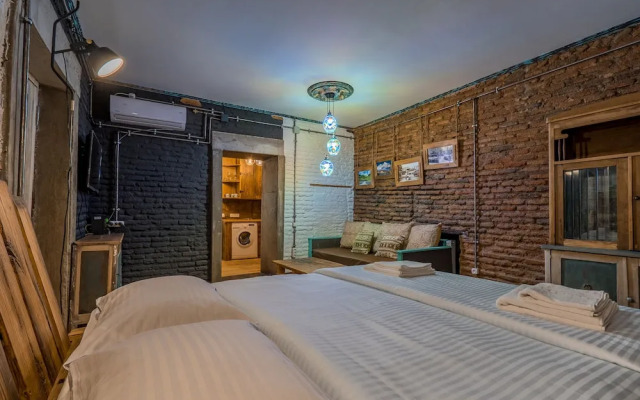 H&B apartments Zurab Zhvania
