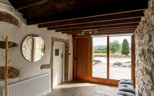 Long Ashes - Netherside Barn
