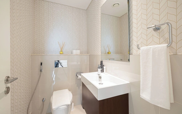 3Br + Maid Close To Burj Khalifa Dubai Mall