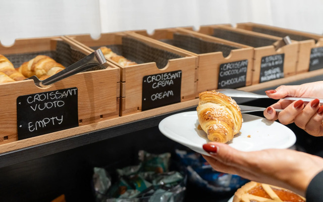 Jet Hotel, Sure Hotel Collection by Best Western