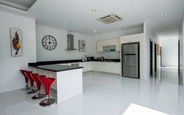 Kamala Contemporary 3 Bedrooms Pool Villa