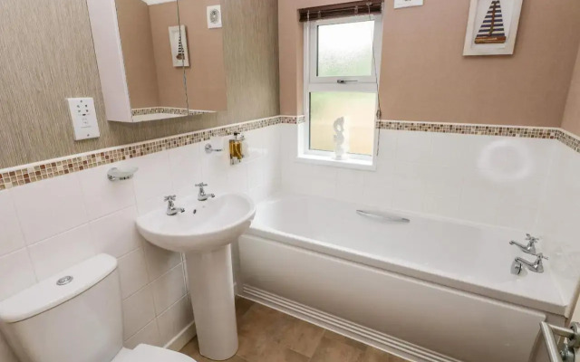 1 Hornbeam Lodge