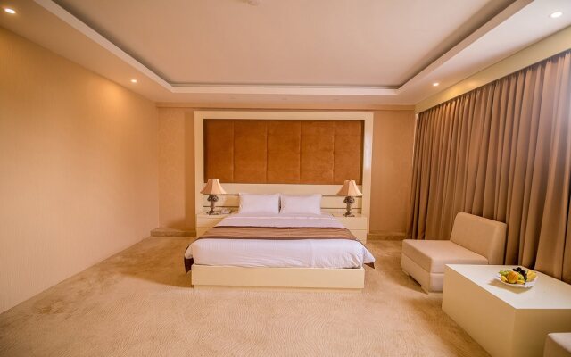 Grandeeza Luxury Hotel