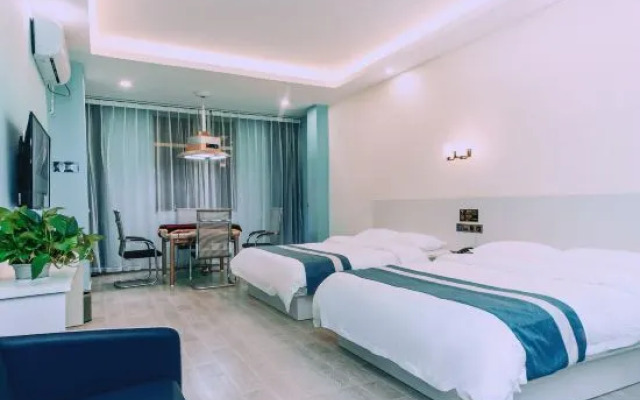 Lifeng Hotel (Guangzhou Baijiang Metro Station)