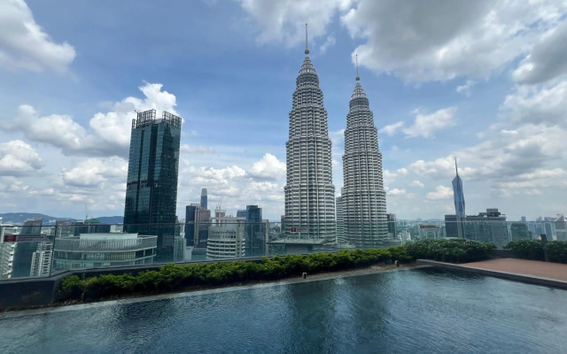 Super Star Suite 5min KLCC Netflix 1cp