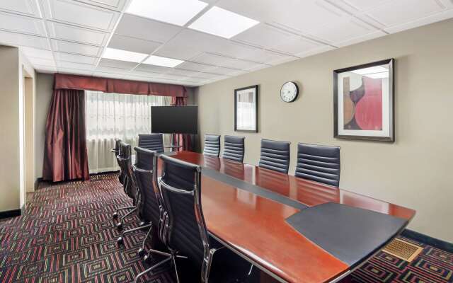 Best Western Plus Peace River Hotel & Suites