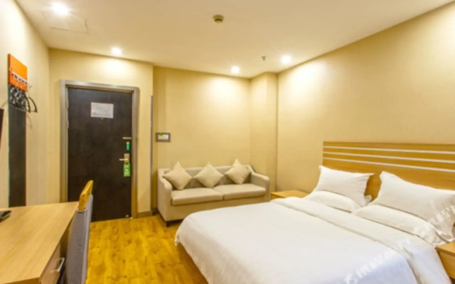 Moon Express Hostel