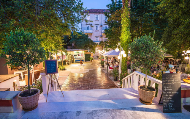 Hotel Sumratin