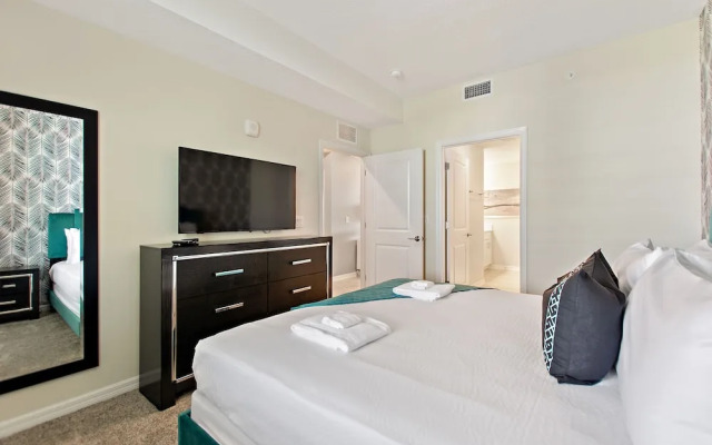 Decadent Penguin - Storey Lake by Shine Villas #704