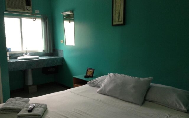 RedDoorz @ Clarkview 21st Street Angeles City