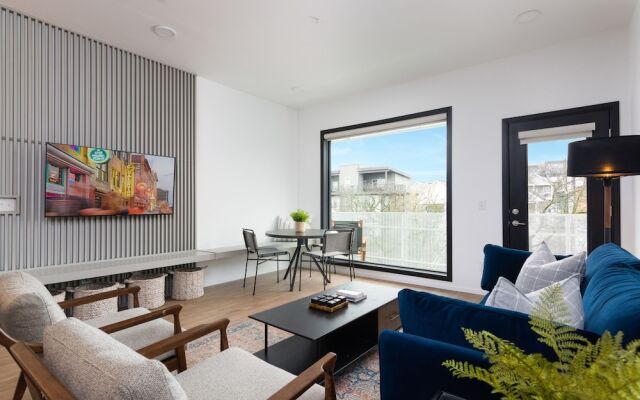 Lllume Posh Gulch View Penthouse Nash.pad 2 Bedroom Condo