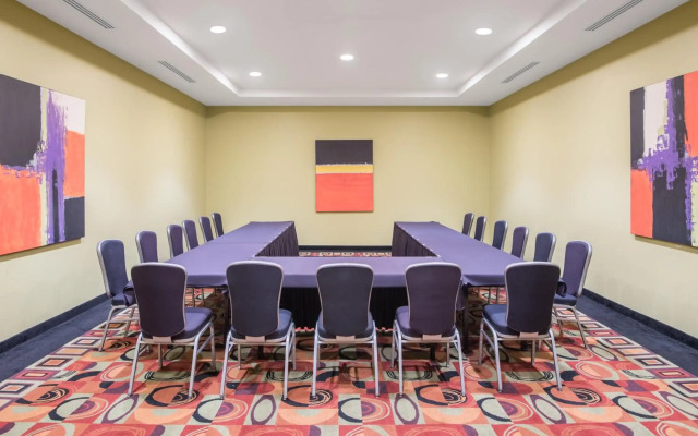 Clarion Hotel New Orleans - Airport & Conference C