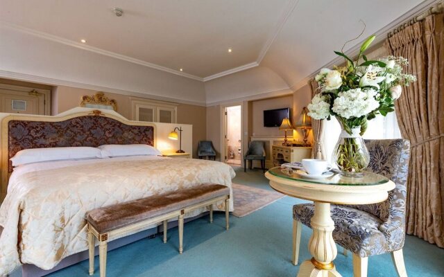 Step House Hotel