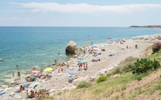 Holiday Home in Roseto Near Majestic Castle