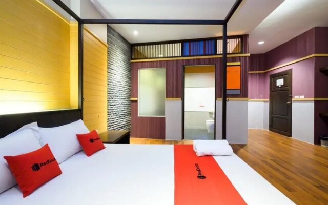 RedDoorz Plus Reun Rattana Rattanathibet