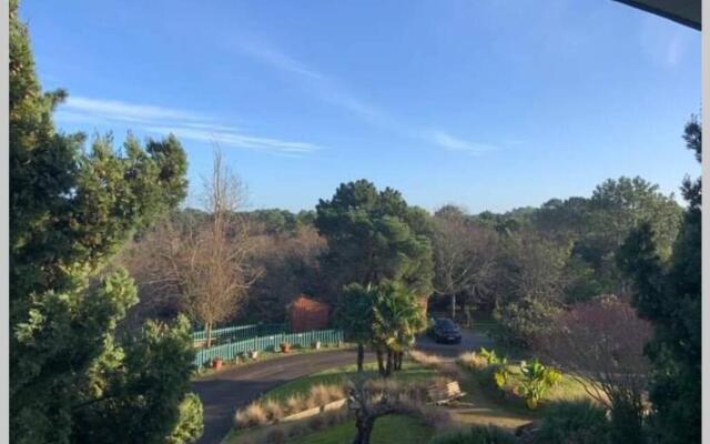 Studio Lumineux Idealement Situe (Golf Et Plage).