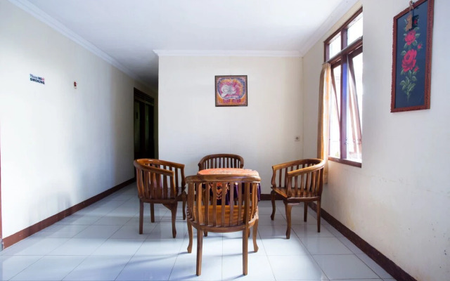 SPOT ON 2719 Homestay Rizqi Syariah - Hostel
