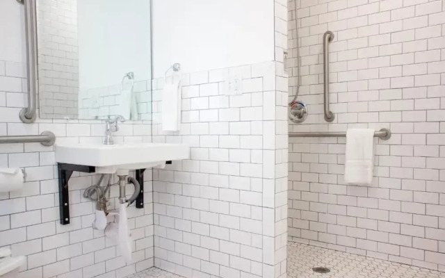 11th Avenue Hostel