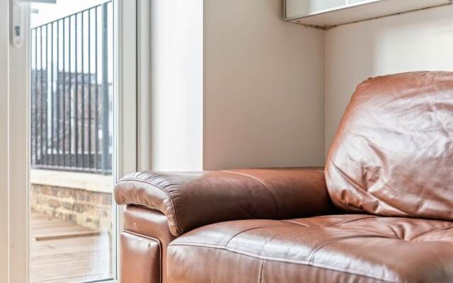 Modern Studio With Terrace in Marylebone