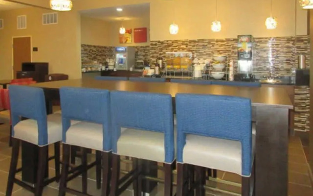 Comfort Inn and Suites North Aurora