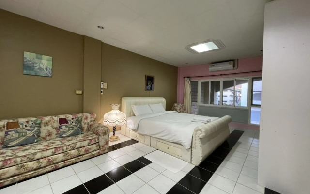 OYO 75486 Anna Residence Jomtien