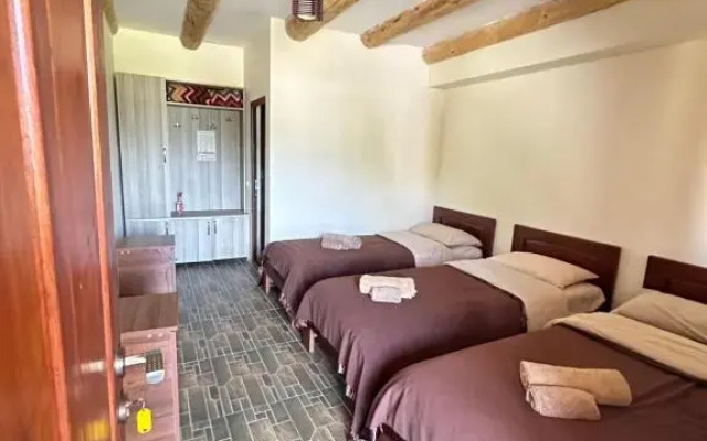 Guesthouse Lasharai