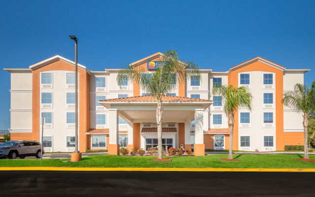 Comfort Inn & Suites Maingate South