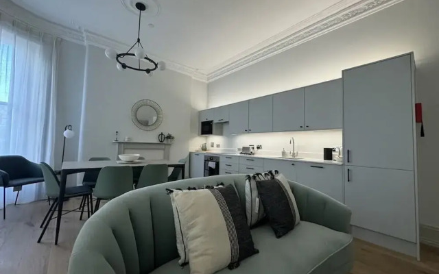 Elliott Terrace by Pureserviced.