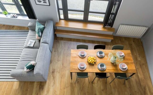 4B Loft Penthouse Industrial City views