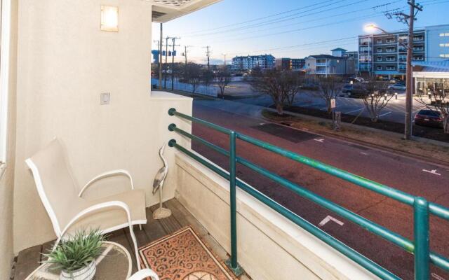 28th St Condo 304