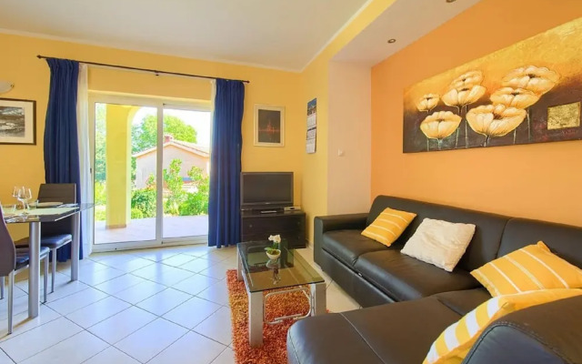 Pleasant Apartment in Vantacici Amid the Sea