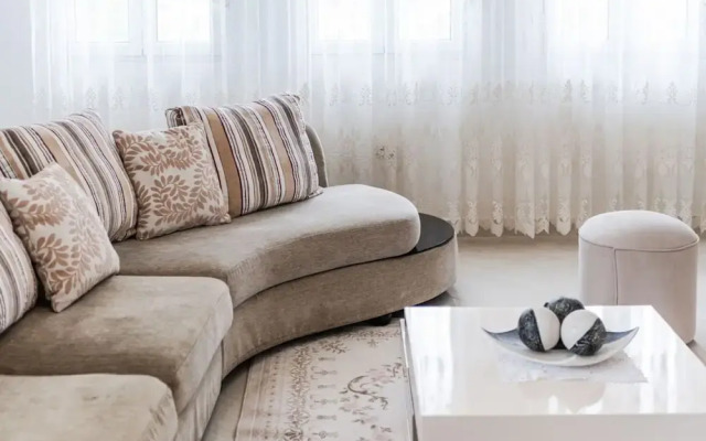 Hometown Apartment in Gjirokaster