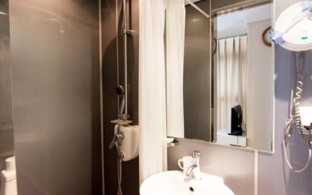 Brown Suites Hotel Sinchon Central