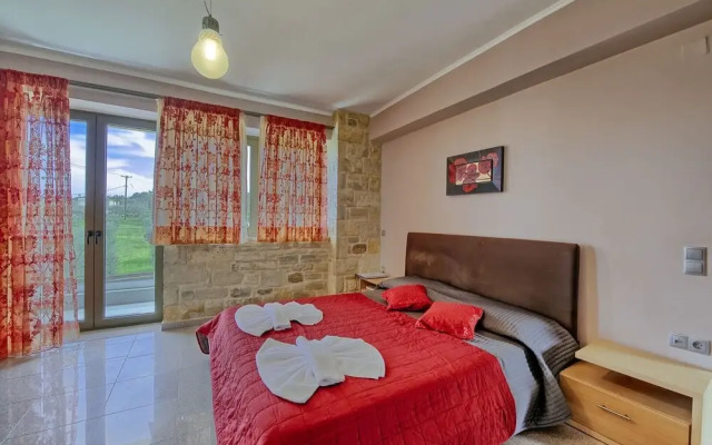 Villa Mirsini - Stone Villa Close to the Beach